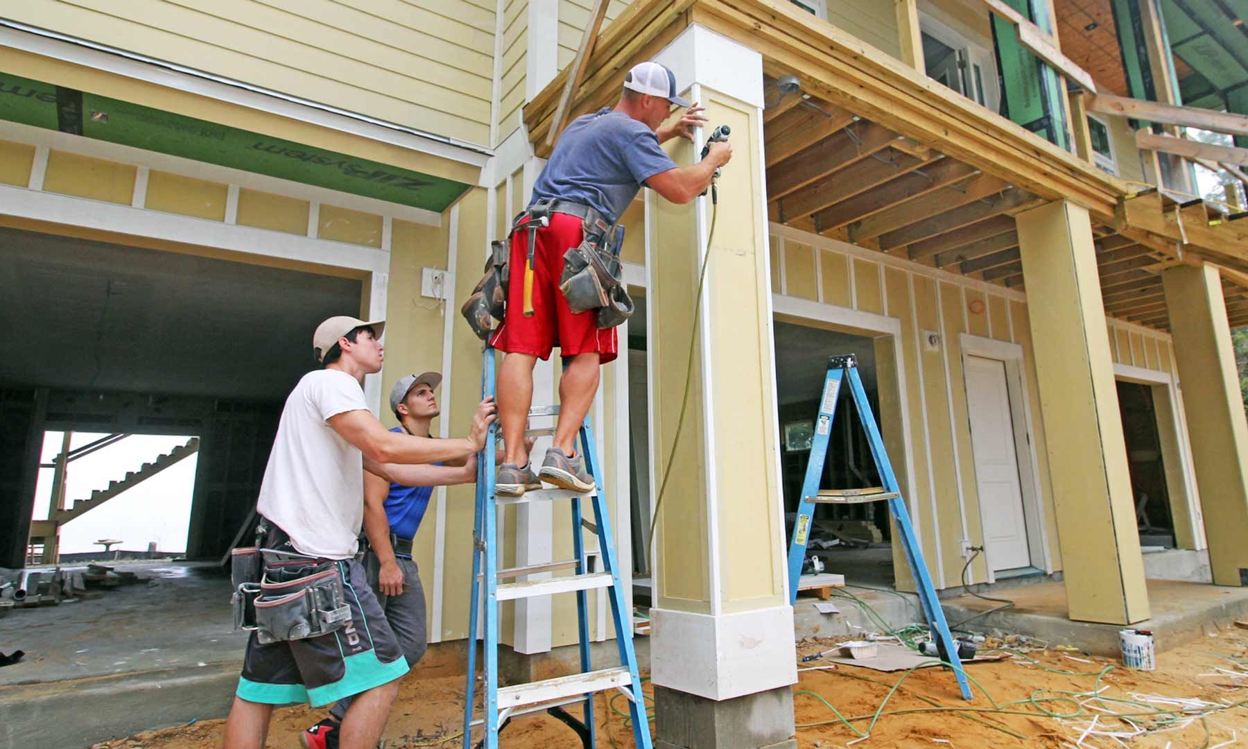 Burt hardi plank siding by Acorn Fine Homes in Navarre