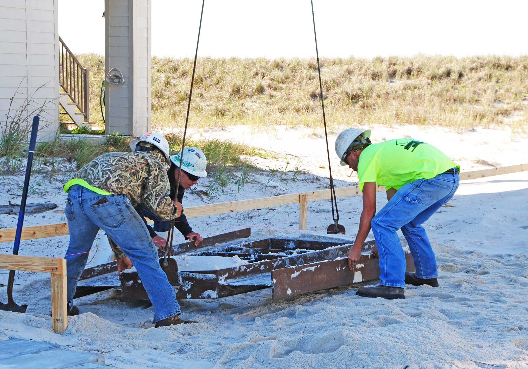 Antinnes piling home on Navarre Beach by Acorn Fine Homes