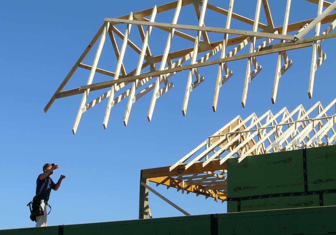 setting trusses for Acorn Construction