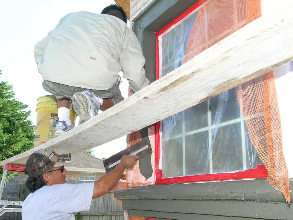 embedding fiberglass mesh in stucco