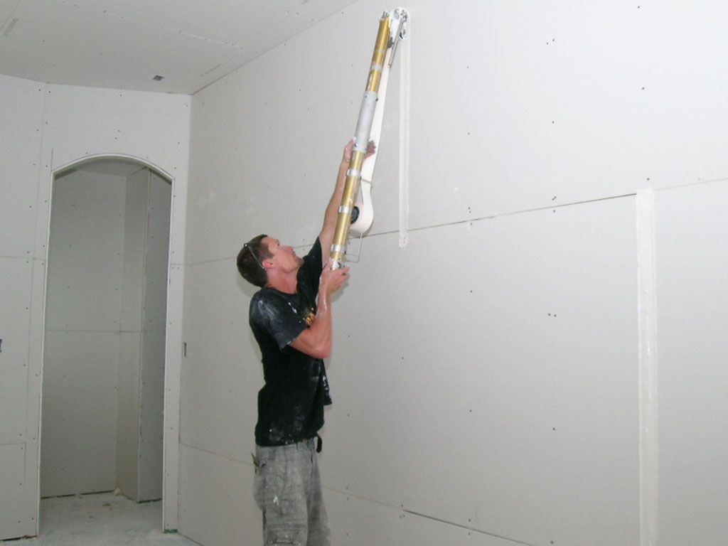taping drywall joints